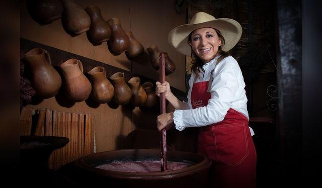 El futuro de las picaterías arequipeñas está asegurado en sus manos. (Foto: Sociedad Picantera de Arequipa)   