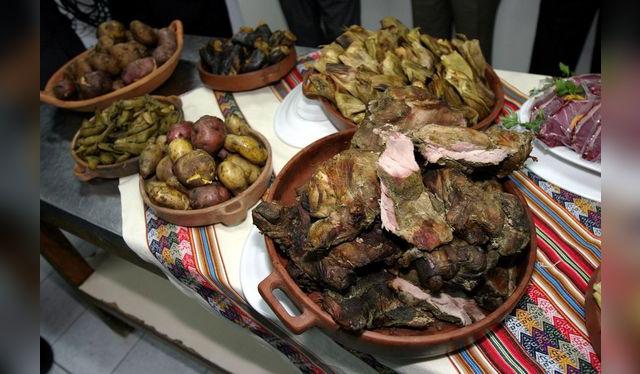 Pachamanca con carne de alpaca. Foto: Andina (difusión)   