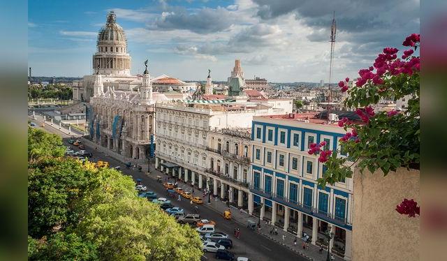 Todo indica que el Cuba Libre se inventó a inicios del siglo XX en La Habana.   
