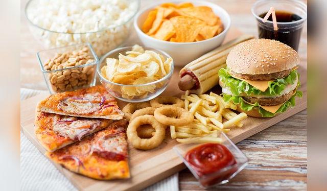 Además de saborizante, el glutamato ayuda a preservar los alimentos, por eso es clave en la comida chatarra.   