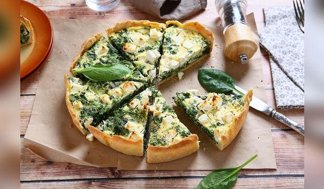 Pasteles, bebidas (batido), ensaladas: las espinacas son muy versátiles.   