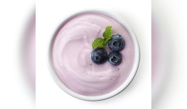 Los yogures frutados llevan fruta batida; mientras que otros solo saborizantes.   