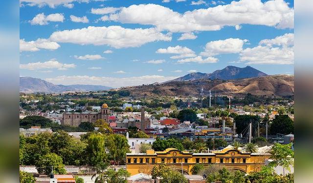 Jalisco es una de las cunas del Tequila. Jalisco es una de las cunas del Tequila.