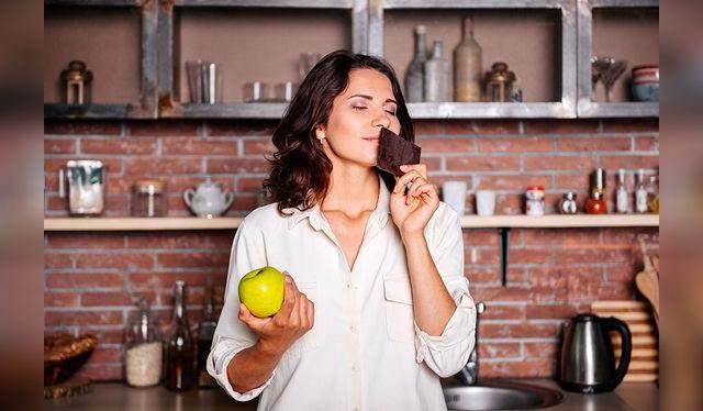 Los buenos chocolates se catan; algunos tienen notas a frutas.    