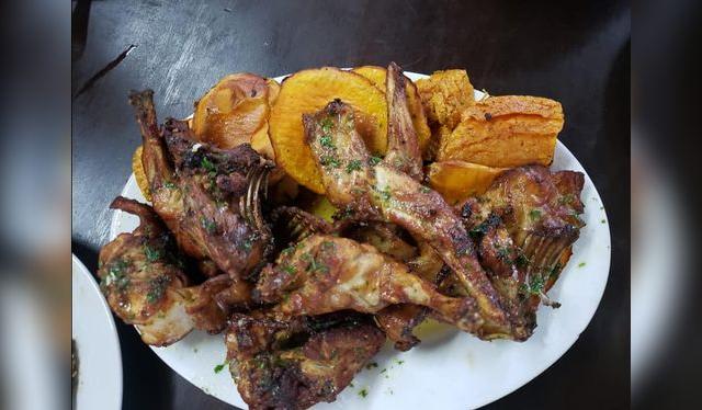 El pato con naranja es un plato especial de Café Tostado.   