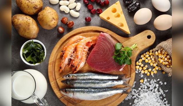 La leche, el huevo, los pescados son alimentos ricos en yodo, además de la sal.  