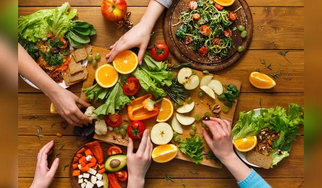 Los vegetarianos evitan las carnes o proteínas de origen animal.    