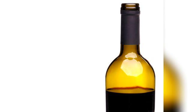 Siempre sobra algo de vino, así que aprovéchalo y haz vinagre.   