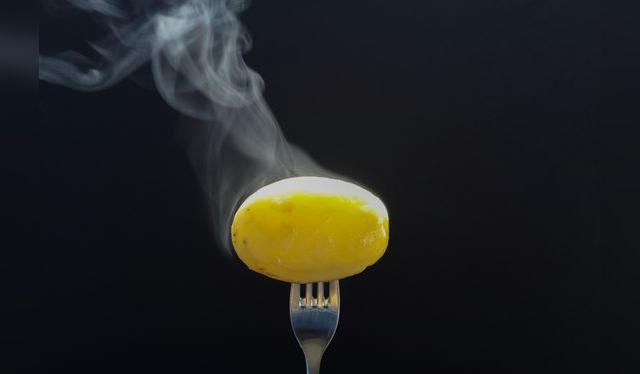 Las papas queman: no las manipules cuando aún está calientes.   