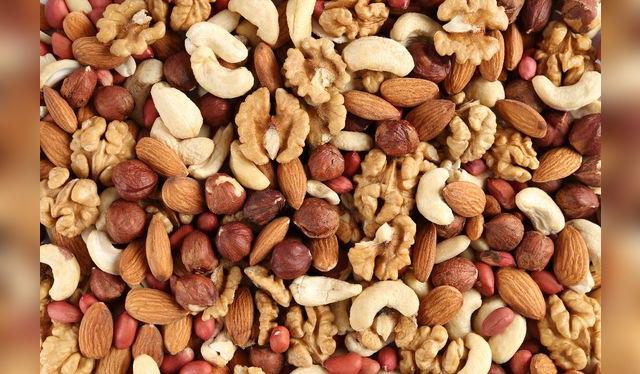 Los frutos secos son ricos en grasas saludables, pero también en minerales necesarios para sintetizar colágeno.     