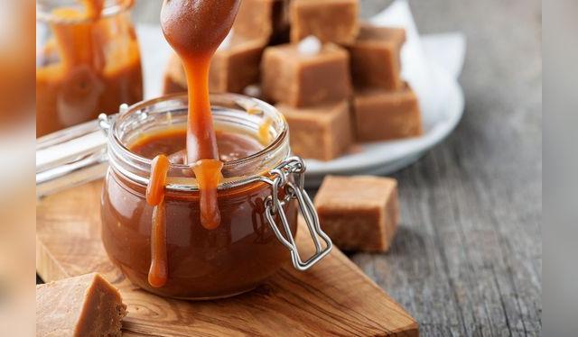 Este tipo de caramelo lleva crema de leche y mantequilla.    