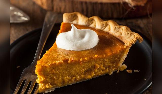El pumpkin pie (pastel o tarta de calabaza) es típico en esta temporada del año. El pumpkin pie (pastel o tarta de calabaza) es típico en esta temporada del año.