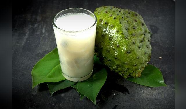 El refresco o cremolada de guanábana es una delicia. El refresco o cremolada de guanábana es una delicia.