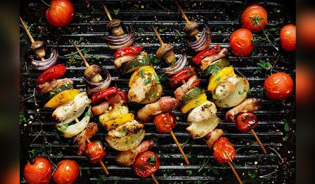 Consume más verduras y menos carne roja.   