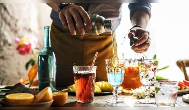 Explora nuevas experiencias este verano, y dale un twist a tus cocteles clásicos.   