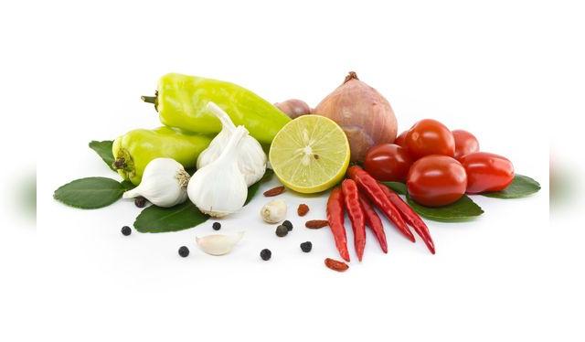 Una salsa fruto del encuentro de productos que llegaron de Europa y otros nativos de América. Una salsa fruto del encuentro de productos que llegaron de Europa y otros nativos de América.