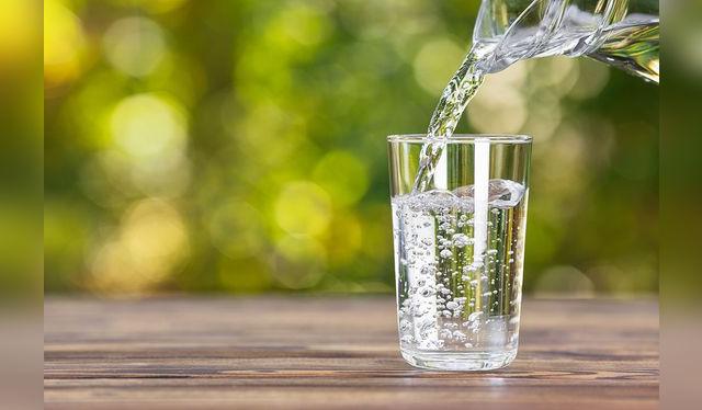 Especialmente en estos meses cálidos hay que mantenernos bien hidratados. Especialmente en estos meses cálidos hay que mantenernos bien hidratados.