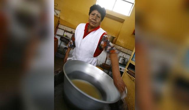 Aun hay puestos de venta de queso helado donde se prepara de la manera antigua. Aun hay puestos de venta de queso helado donde se prepara de la manera antigua.