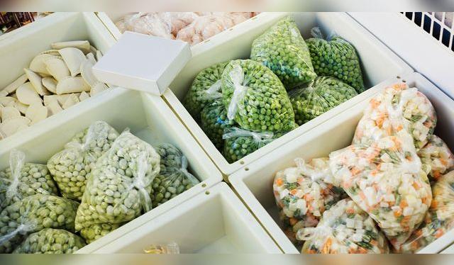 El congelado industrial aplicado a vegetales ayuda a conservar nutrientes y alargar la vida de los alimentos. El congelado industrial aplicado a vegetales ayuda a conservar nutrientes y alargar la vida de los alimentos.