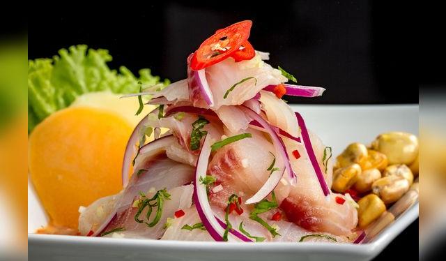 El ceviche requiere pescado fresquísimo. El ceviche requiere pescado fresquísimo.