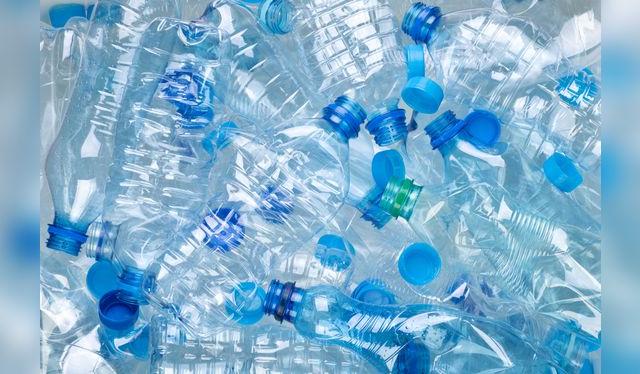 Hazlo por el planeta: deja de comprar bebidas con envases desechables. Hazlo por el planeta: deja de comprar bebidas con envases desechables.