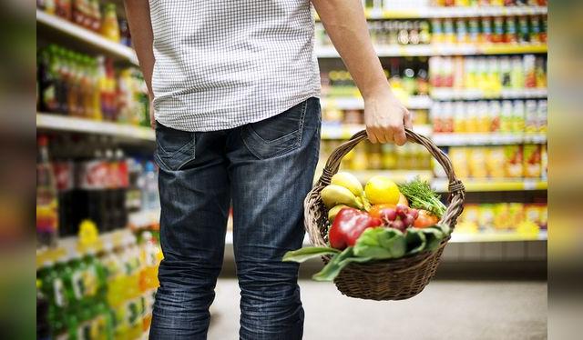 Muchas fruta y verdura, y menos alimentos procesados. Muchas fruta y verdura, y menos alimentos procesados.