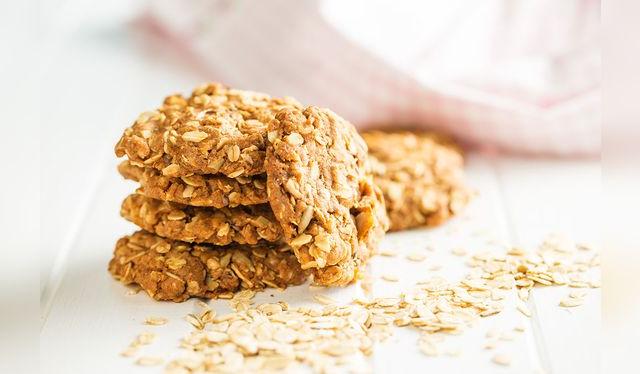 Las galletas de avena son muy fáciles de hacer. Las galletas de avena son muy fáciles de hacer.