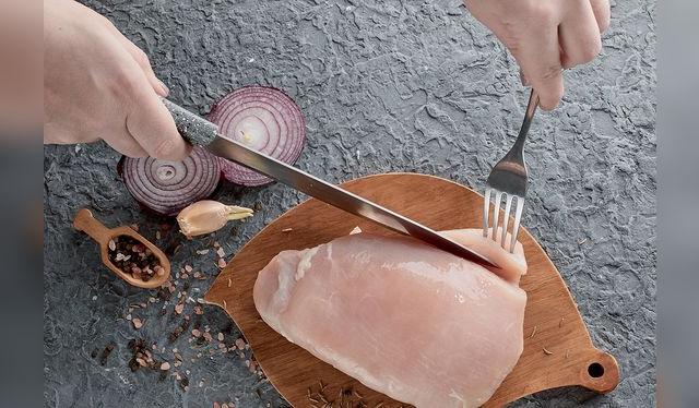 La contaminación cruzada es una de las principales causas de enfermedades alimenticias. La contaminación cruzada es una de las principales causas de enfermedades alimenticias.