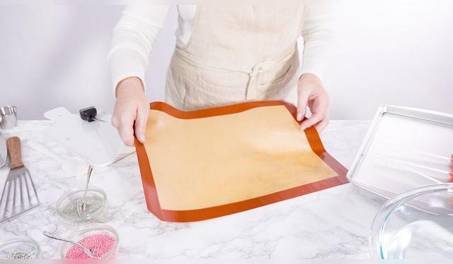 La plancha de silicona –Silpat– es un prpducto que revolucionó la repostería.    