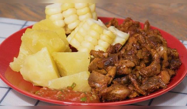 Con todo el sabor de los anticuchos de barrio.    