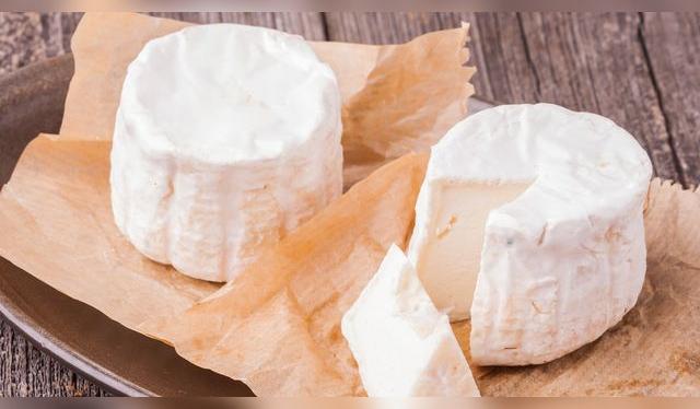 Hay cientos de variedades de queso de cabra, no solo fresco; también curados, ahumados, etc.    