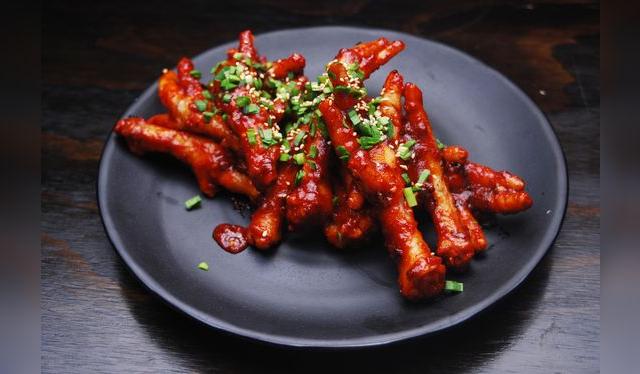 Si gustas, puedes hacer la receta sin quitarle los huesos; pero como las hace Palmiro queden increíbles.   