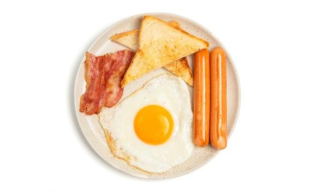 El huevo en sí no es malo; es malo cómo lo comemos. Evita las grasas. El huevo en sí no es malo; es malo cómo lo comemos. Evita las grasas.