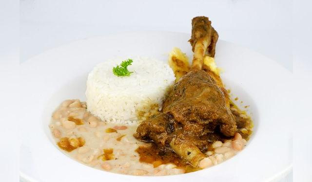 Este cabrito le debe sabor a la chicha y el zapallo loche.   