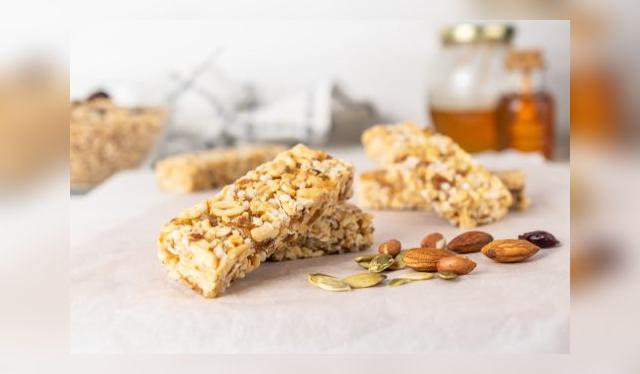 <em>La granola esta compuesta por una gran variedad de cereales que la convierten un alimento rico en carbohidratos.</em>   