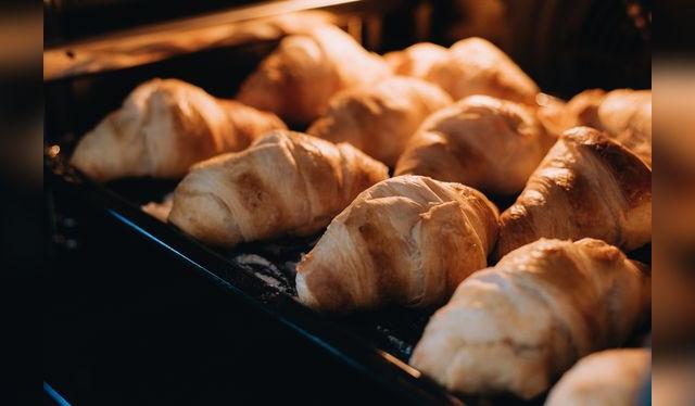  El pan se endurece debido a la humedad que migra desde la miga hacia la corteza.   