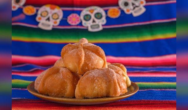 El pan de muerto fue creado durante la época de la Conquista Española.   