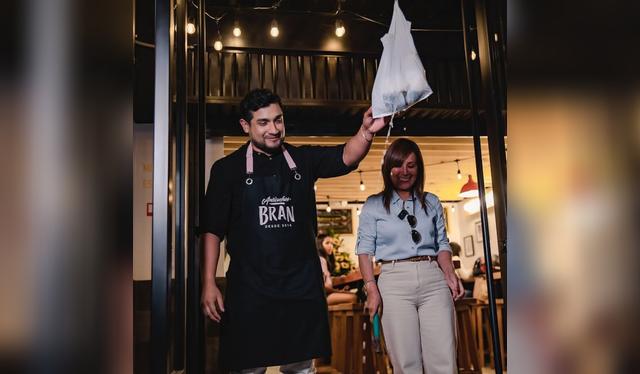  Brandon Altamirano inaugurando una nueva sede en la Molina /Foto @anticuchos.bran.oficial    