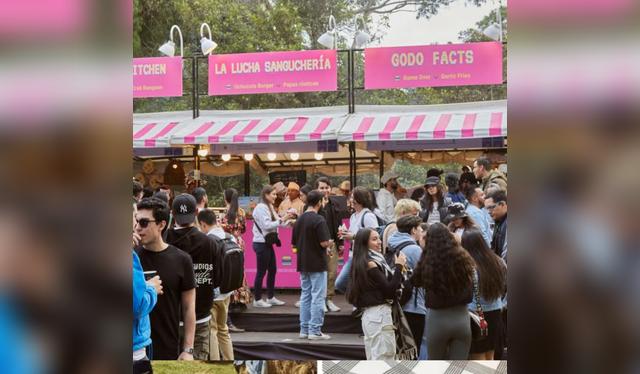 Evento gastronómico 'Burgerville' en Medellín.   