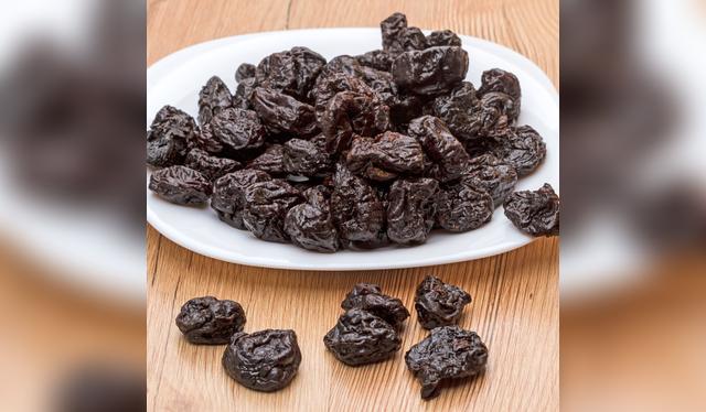 La fruta deshidratada es una fuente rica en proteínas. La fruta deshidratada es una fuente rica en proteínas.