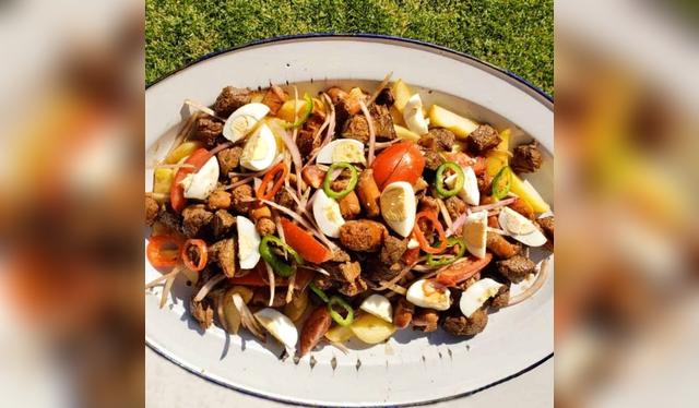 ique macho: el contundente plato boliviano.   