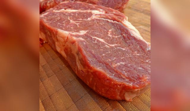 Carne de res: ingrediente estrella del lomo saltado peruano y del pique macho boliviano.   