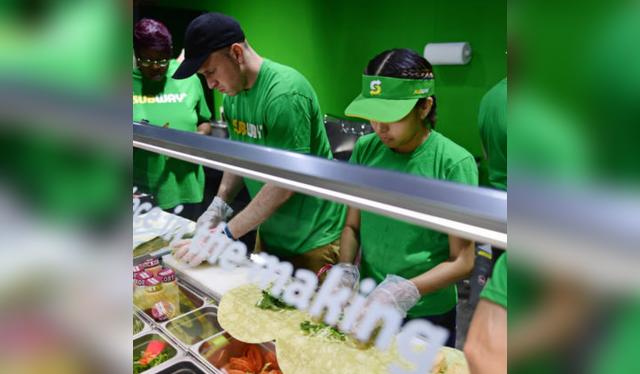 El cierre inesperado de sucursales de Subway dejó a cientos de trabajadores sin empleo.   