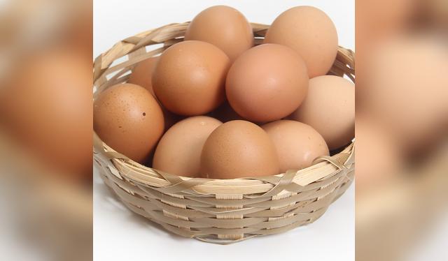 Es mejor utilizar hueveras para mantener su frescura y seguridad.   