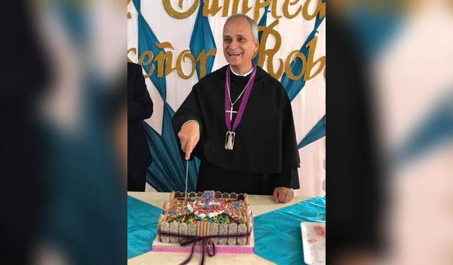  Papa León XIV celebrando su cumpleaños en su estadía en el Perú.    