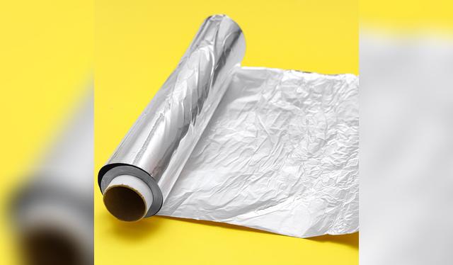 El papel aluminio: un truco sencillo para mantener el refrigerador más limpio por más tiempo.   