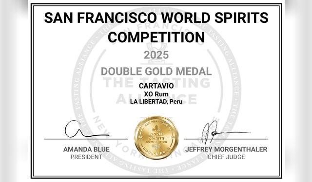 Ron Cartavio XO 18 años, galardonado con Doble Medalla de Oro en la SFWSC 2025.   
