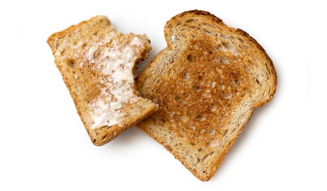 Consumir alimentos quemados causa daños en los pulmones y otros órganos.   