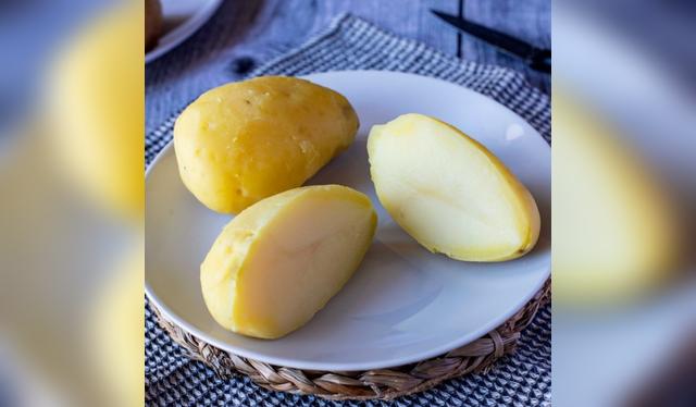 Papas recién sancochadas, listas para acompañar cualquier plato. Papas recién sancochadas, listas para acompañar cualquier plato.