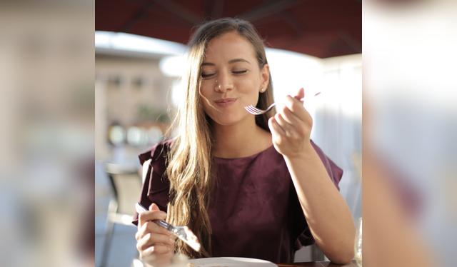 Degustar con todos los sentidos: la ciencia demuestra que aroma, textura y temperatura también influyen en el placer de comer.   